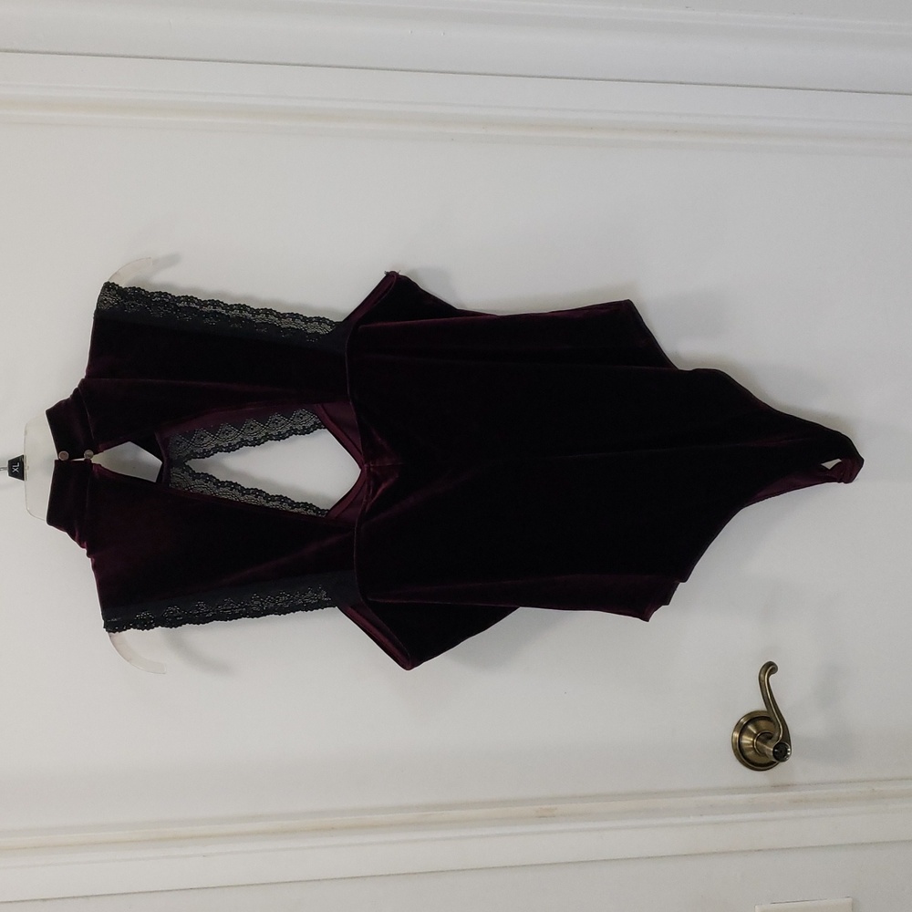 〰️Forever 21〰️ Burgundy Velvet Lace High Neck Cutout Bodysuit 2X - Picture 7 of 7